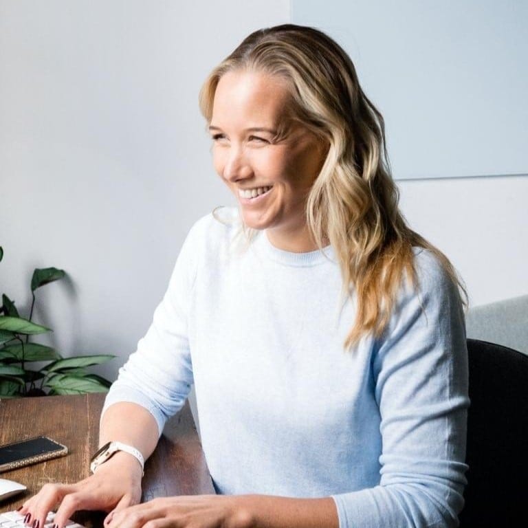 melbourne-functional-medicine-contact-us mark payne functional medicine practitioner chatting with liv brown health coach